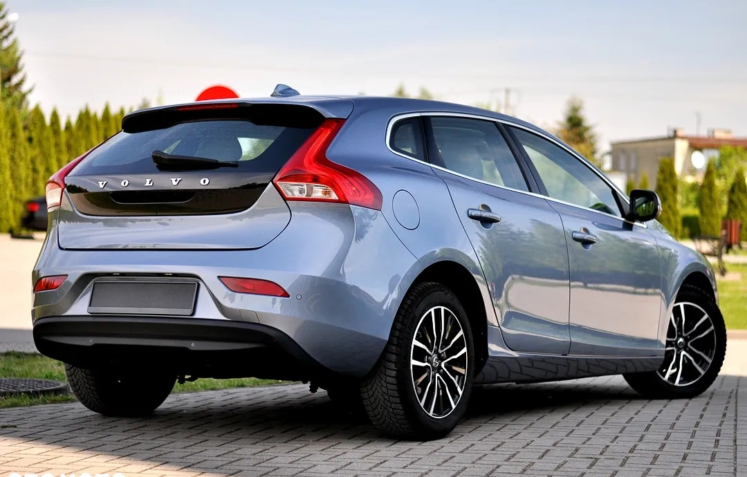 Volvo V40 cena 56900 przebieg: 189000, rok produkcji 2018 z Płock małe 704
